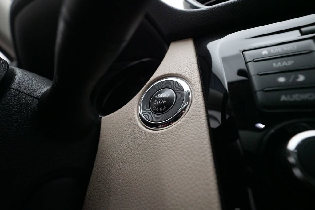 Used 2020 Nissan Rogue SL image 30