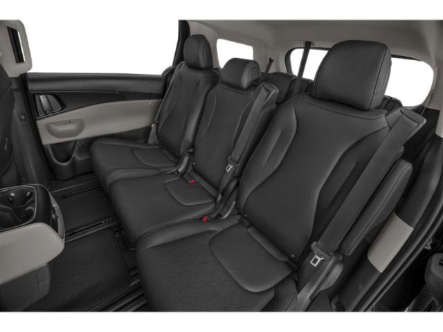 Used 2025 Kia Carnival image 15