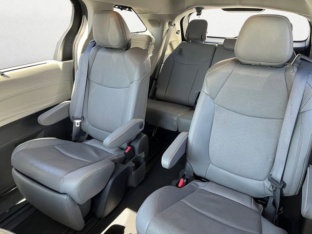 Used 2023 Toyota Sienna Limited FWD image 15