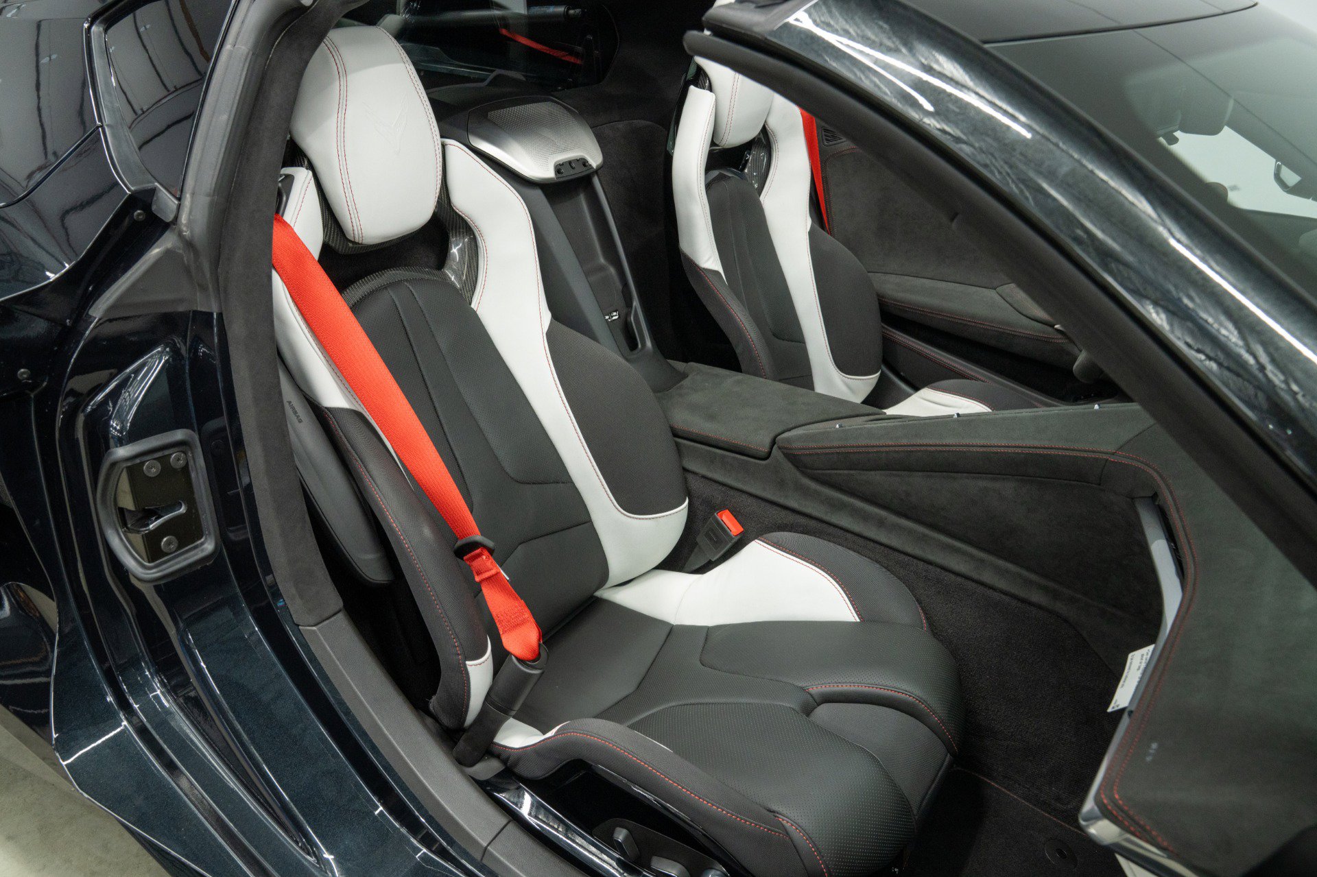Used 2023 Chevrolet Corvette Stingray Premium Cpe w/ Z51 Performance Package RWD image 24