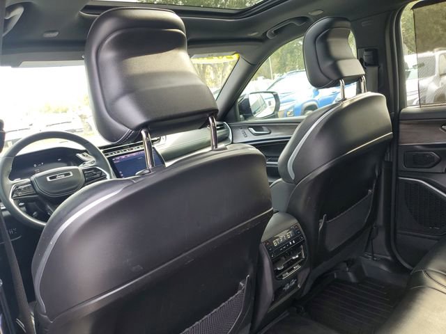 Used 2023 Jeep Grand Cherokee Overland w/ Luxury Tech Group IV image 11