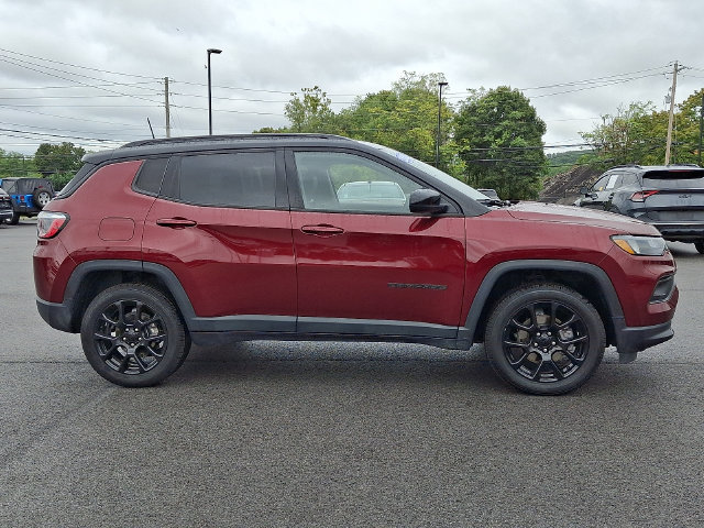 Used 2022 Jeep Compass Latitude AWD/4WD image 11