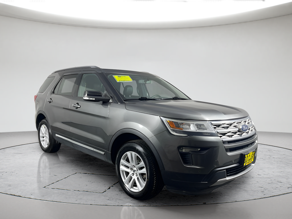 Used 2018 Ford Explorer XLT w/ Equipment Group 202A AWD/4WD image 3