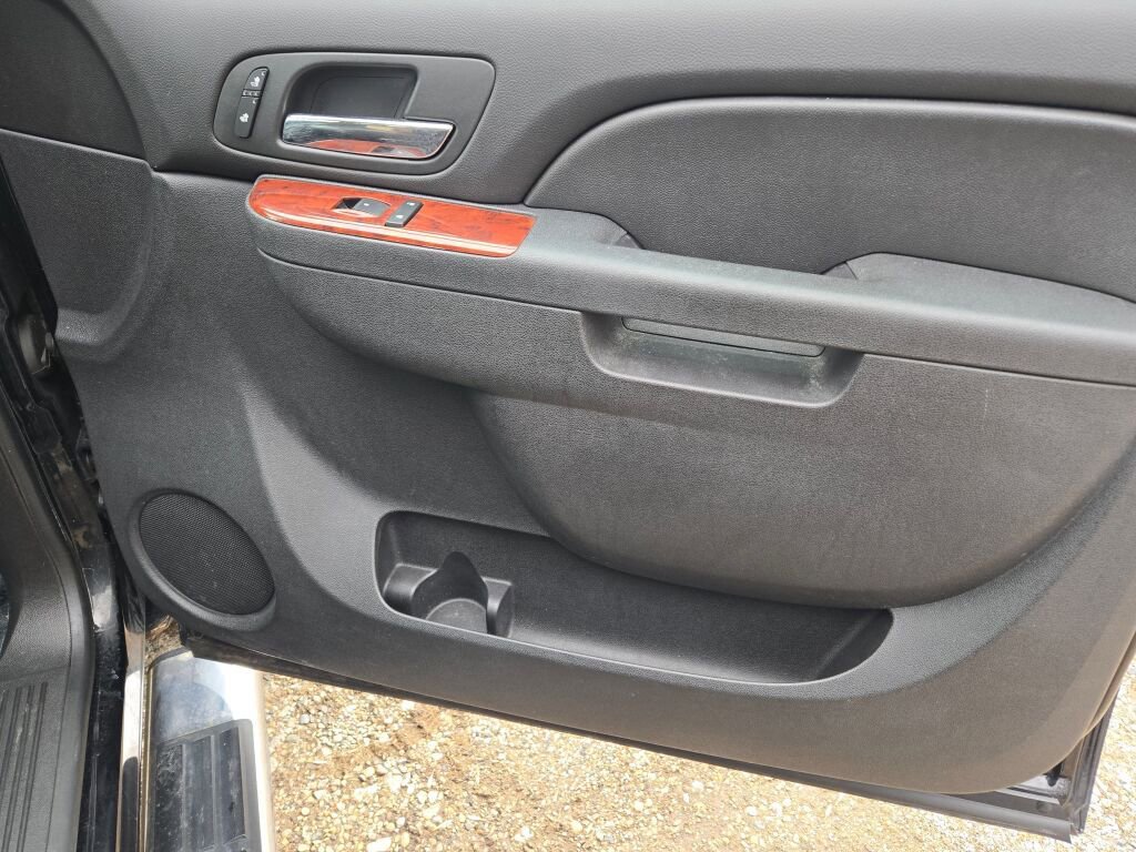 Used 2013 Chevrolet Avalanche LT w/ All-Star Edition image 5