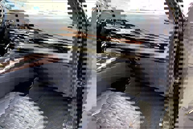 Used 2022 Cadillac Escalade ESV Sport Platinum w/ LPO, ONYX Package image 16