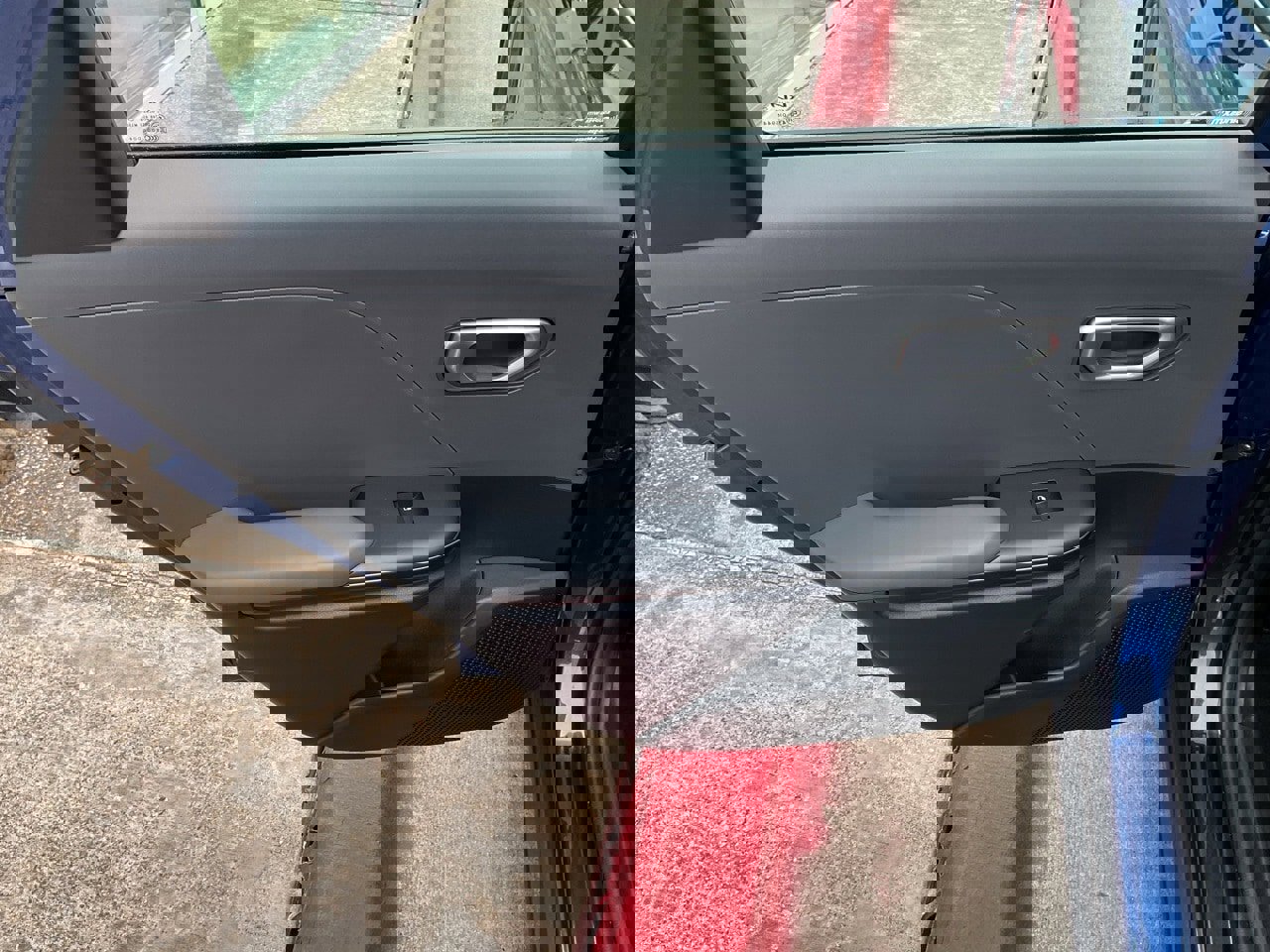 Used 2025 Kia K4 LXS image 17