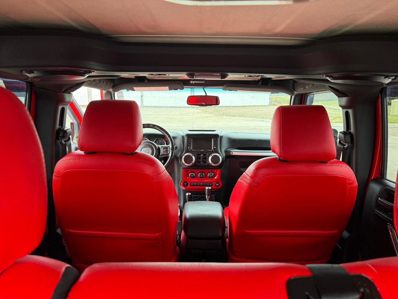 Used 2014 Jeep Wrangler Unlimited Sahara w/ Dual Top Group image 17