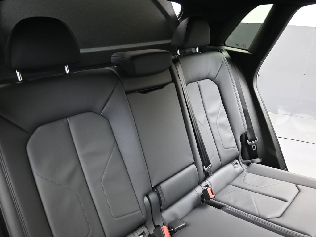 New 2025 Audi Q3 2.0T Premium image 16