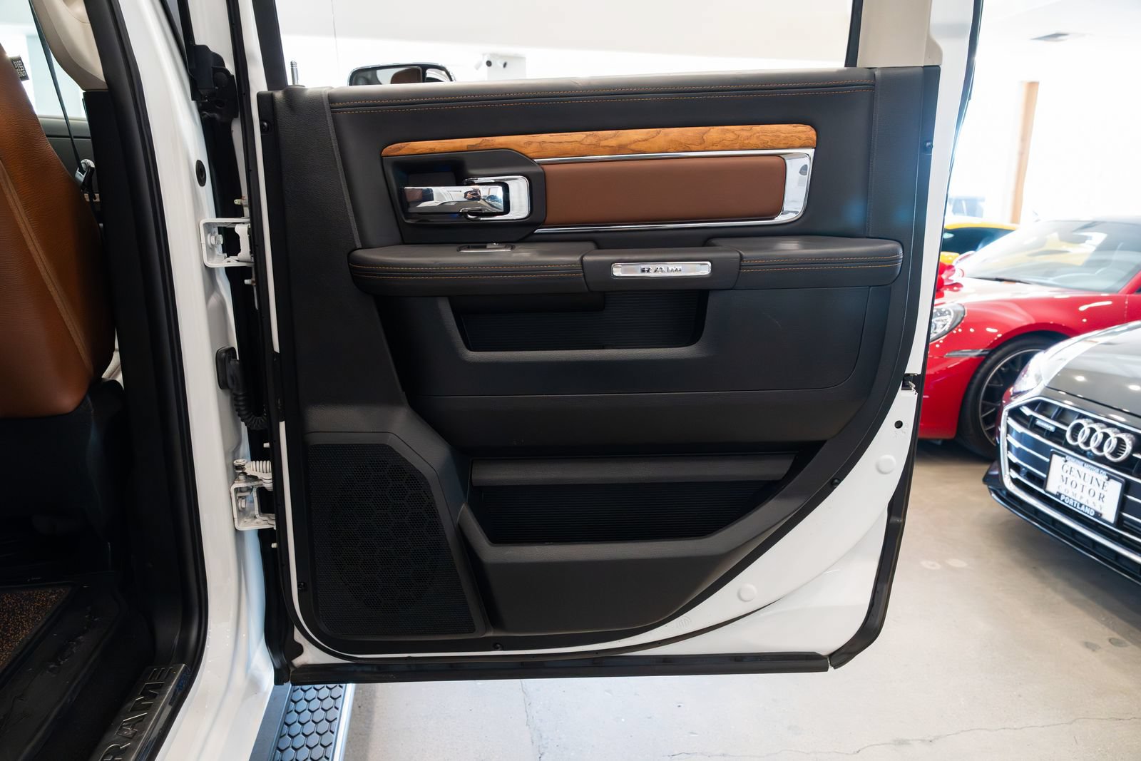 Used 2015 RAM 3500 Laramie Longhorn AWD/4WD image 26