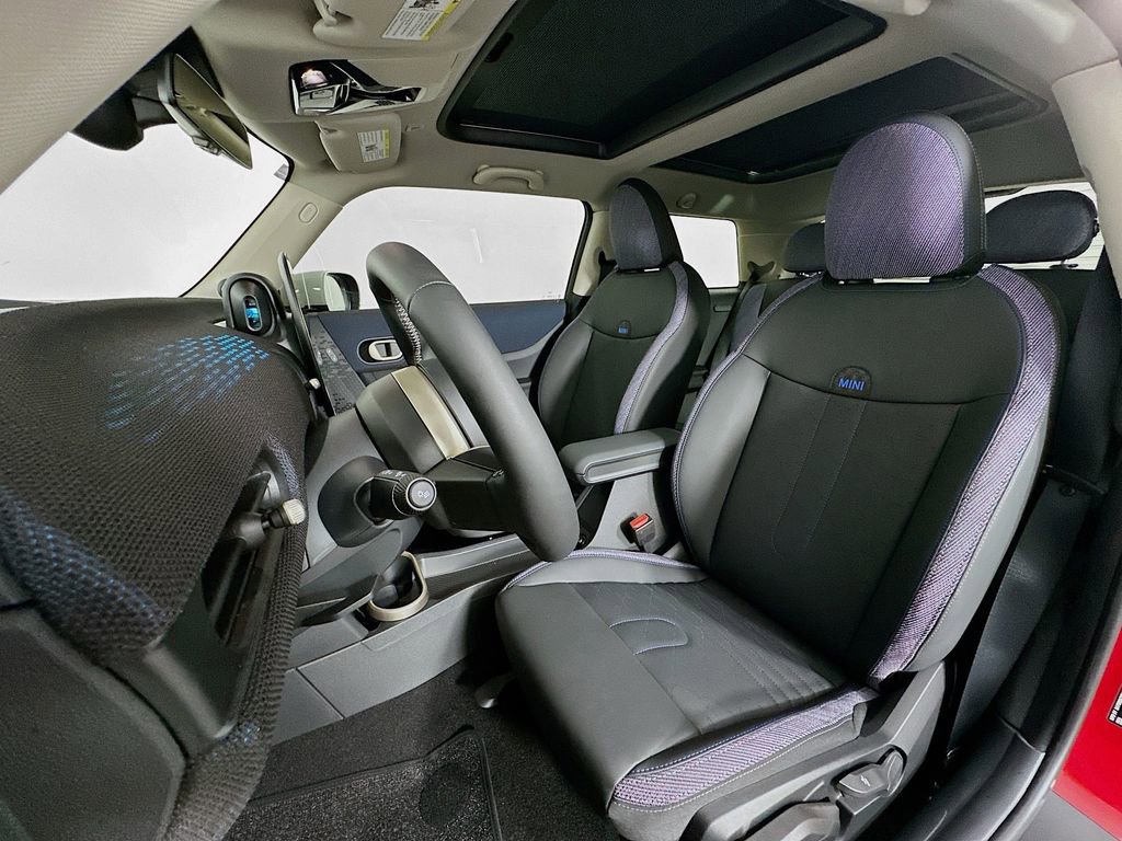 Certified 2025 MINI Cooper 2-Door Hardtop image 16