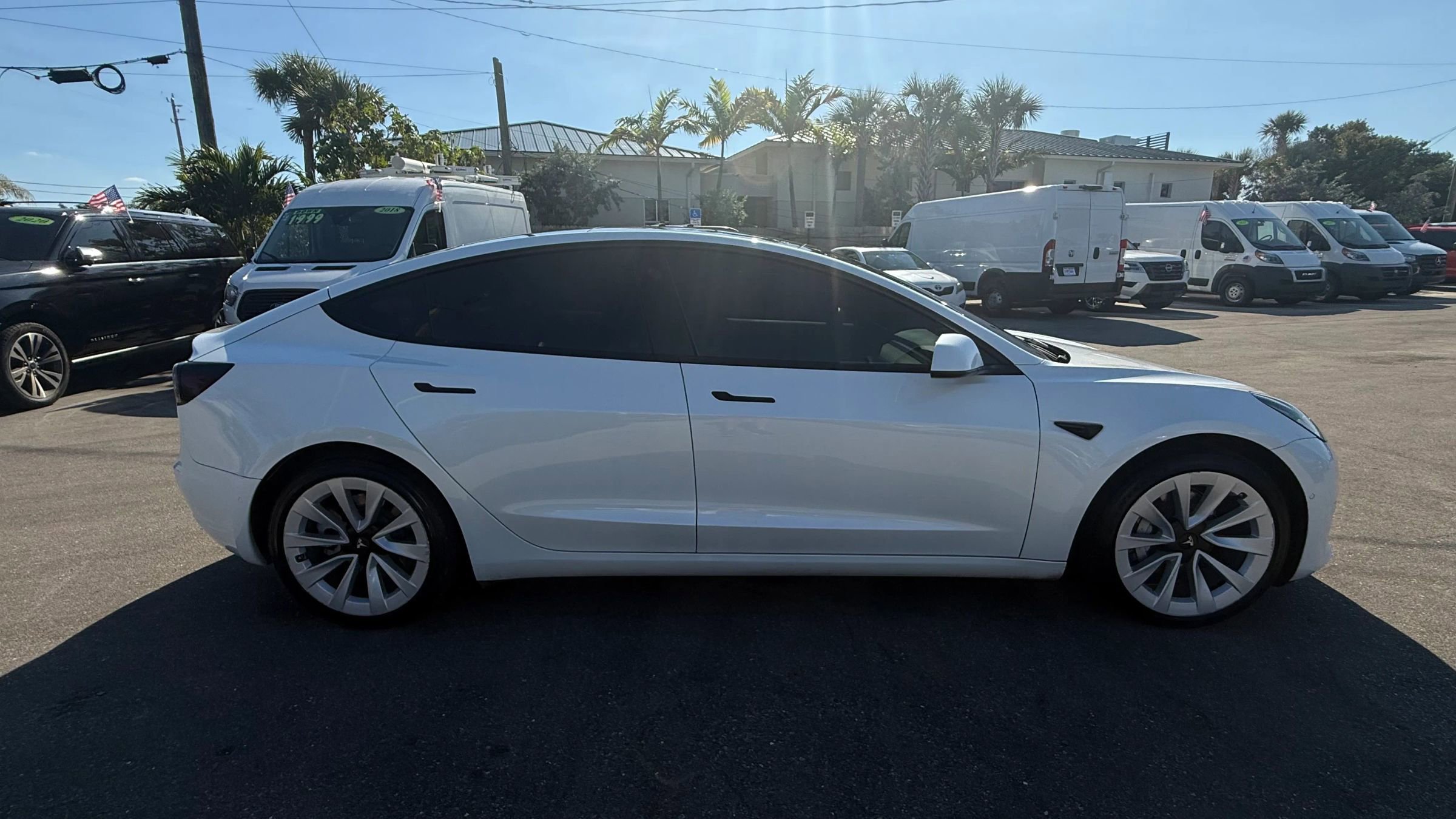 Used 2022 Tesla Model 3 Standard Range RWD image 7