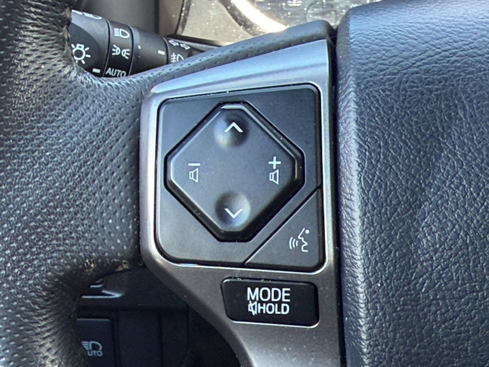 Used 2019 Toyota Tacoma Limited RWD image 18
