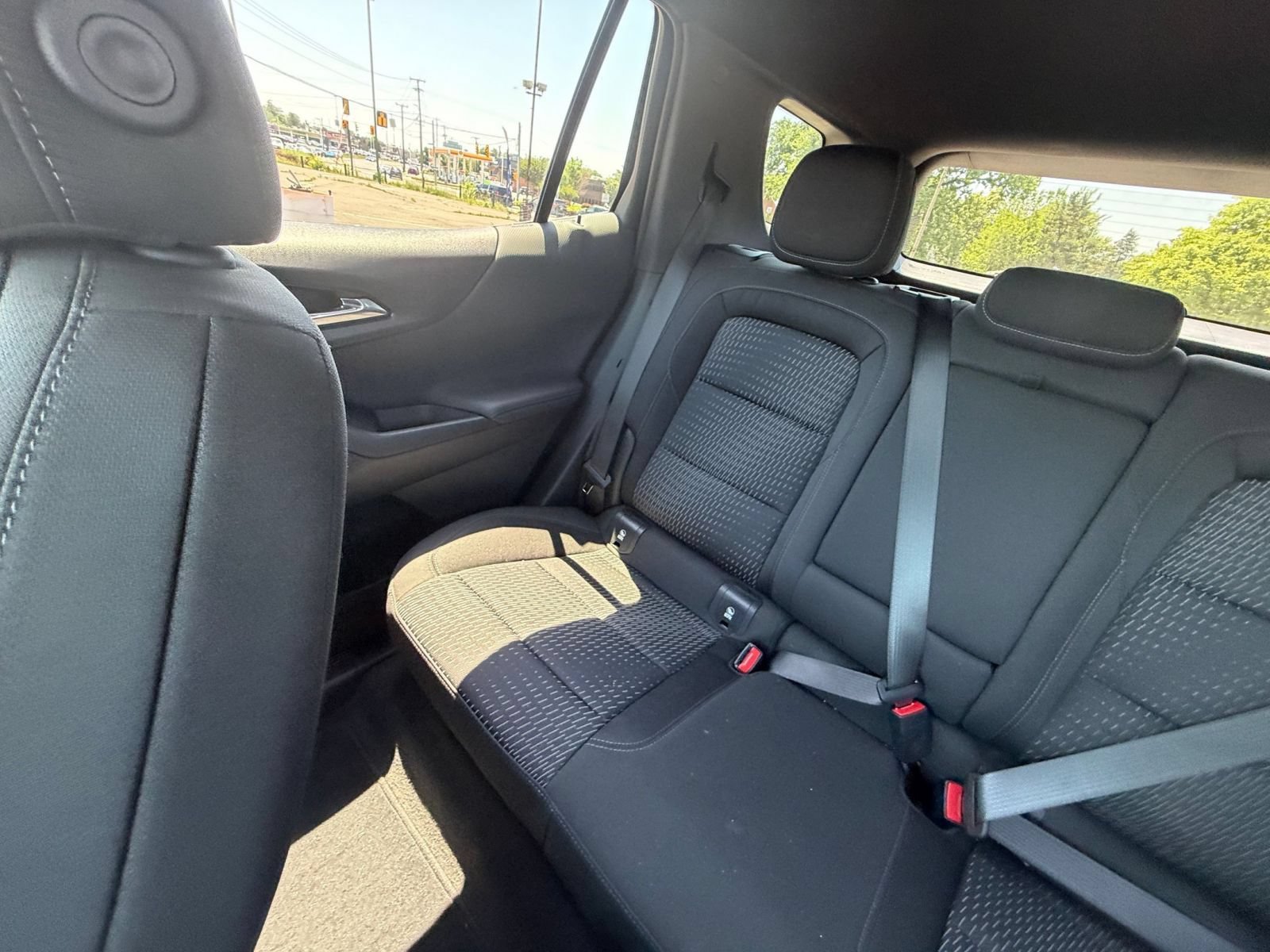 Used 2025 Chevrolet Equinox LT FWD image 40