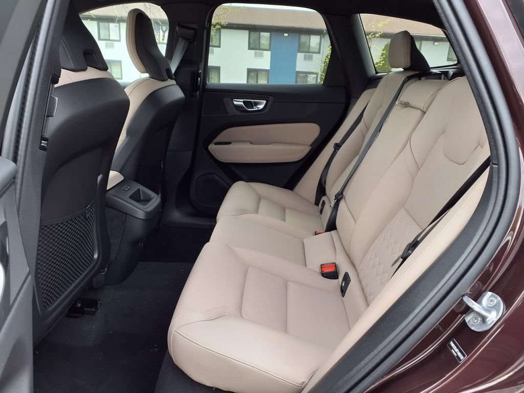 New 2026 Volvo XC60 B5 Core w/ Climate Package AWD/4WD image 8