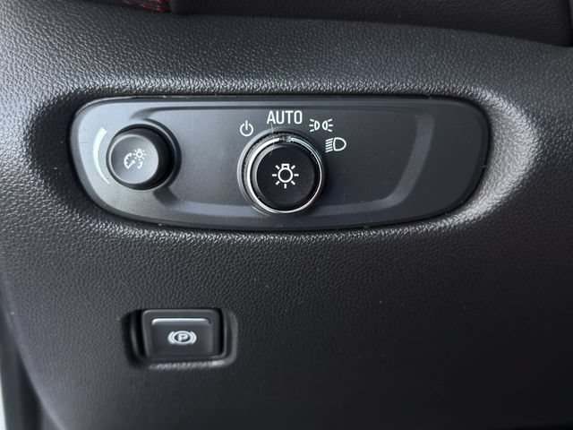Used 2021 Chevrolet Blazer RS w/ Enhanced Convenience Package FWD image 23