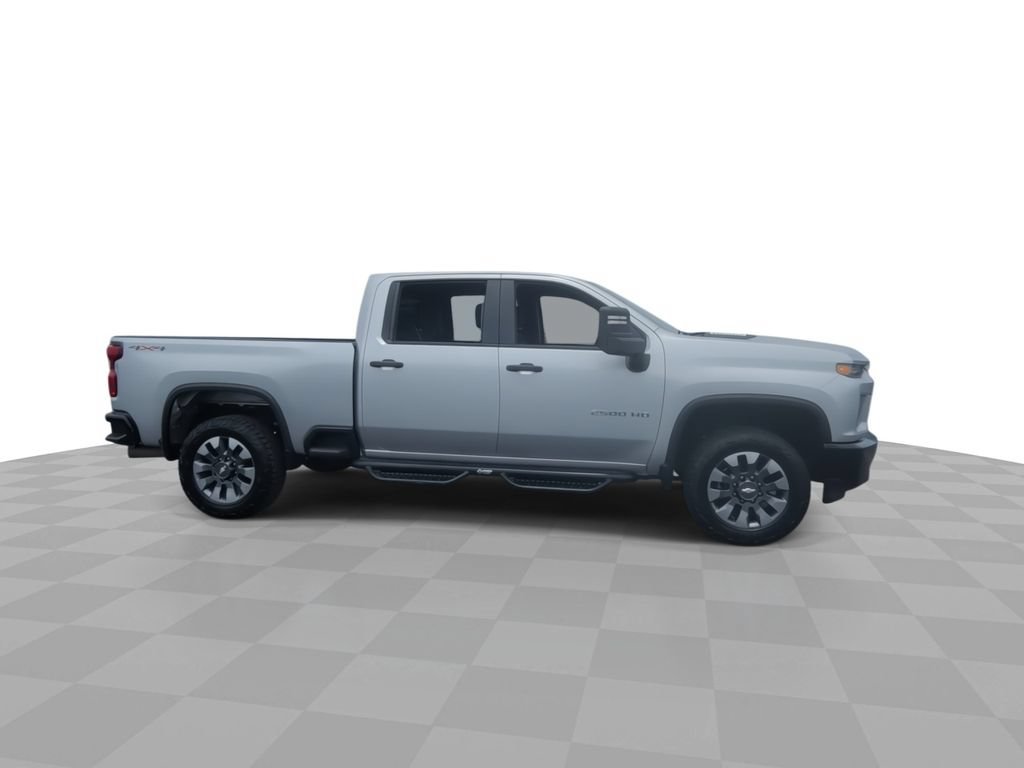 Used 2022 Chevrolet Silverado 2500 Custom w/ Custom Value Package AWD/4WD image 9