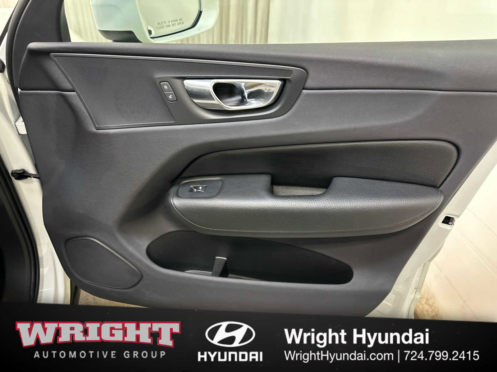 Used 2018 Volvo XC60 T5 Momentum w/ Convenience Package image 17