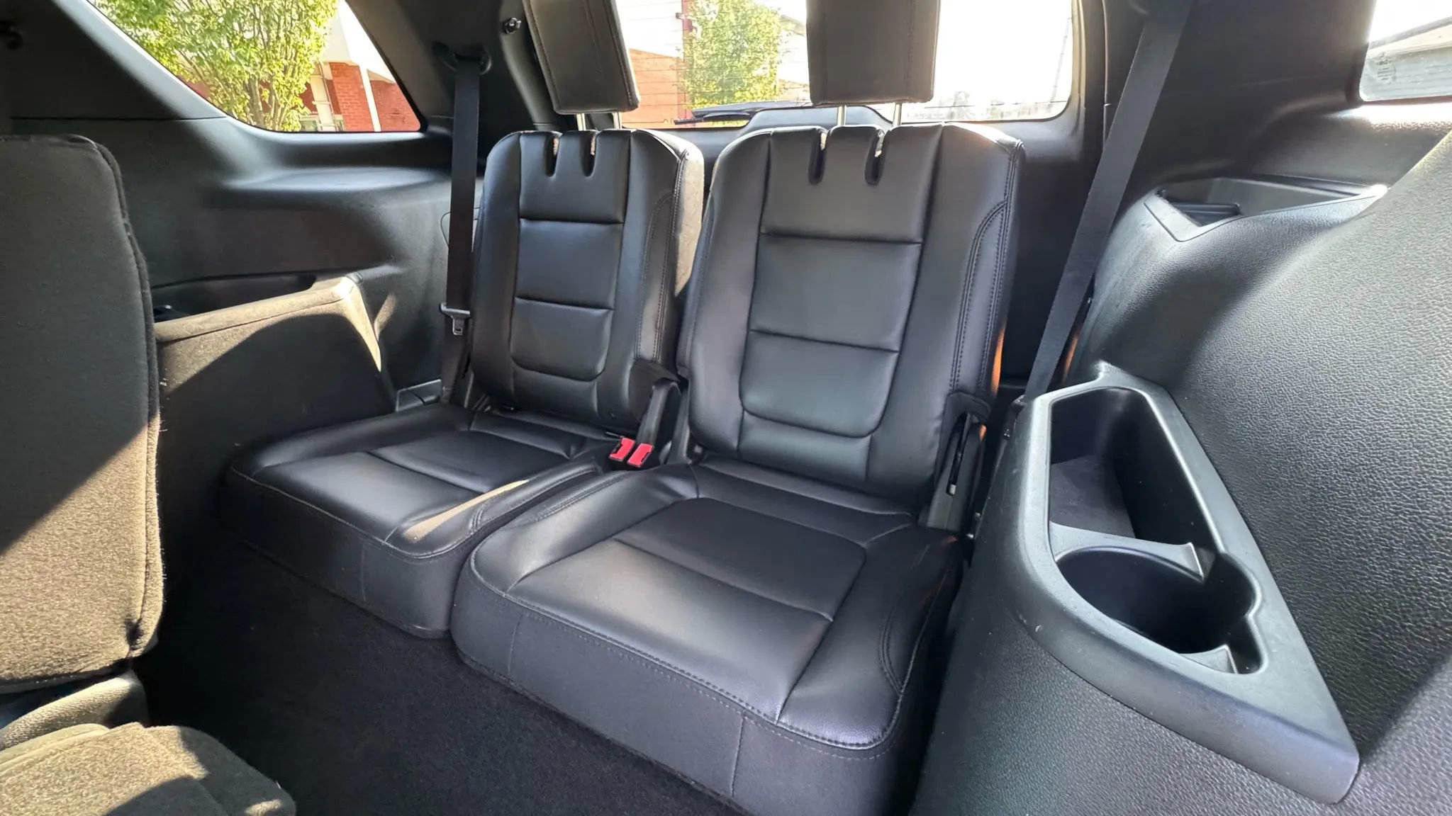 Used 2018 Ford Explorer XLT w/ Equipment Group 202A image 20