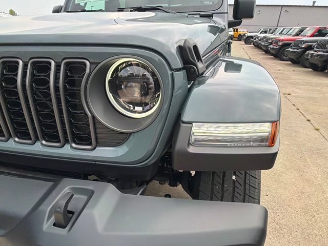 New 2026 Jeep Gladiator Sport AWD/4WD image 9