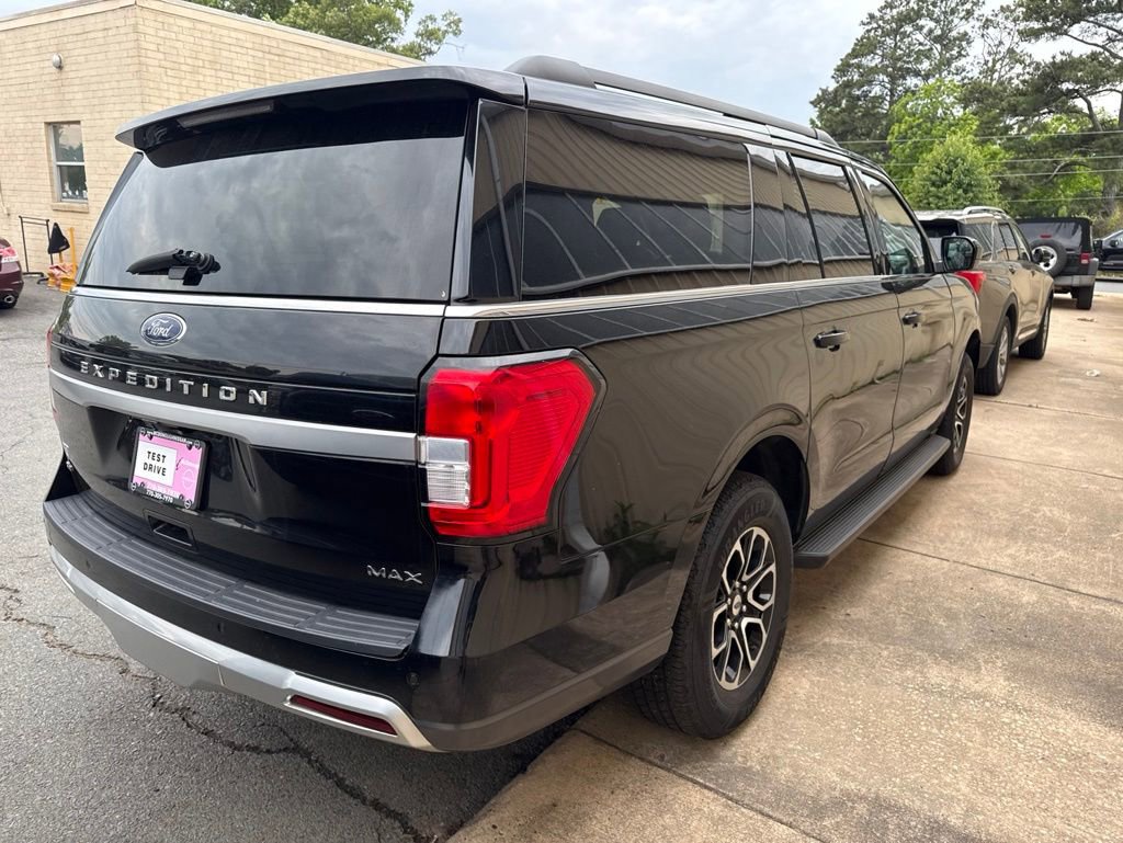 Used 2024 Ford Expedition Max XLT AWD/4WD image 3