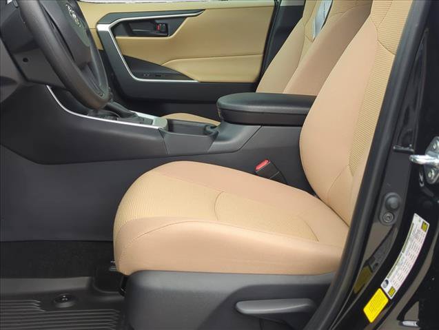 Used 2025 Toyota RAV4 LE FWD image 17