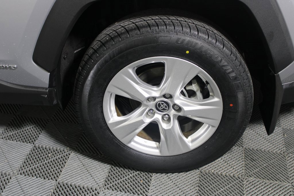 Used 2021 Toyota RAV4 XLE image 23