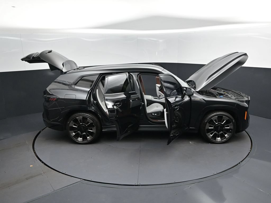Certified 2023 BMW XM AWD/4WD image 50