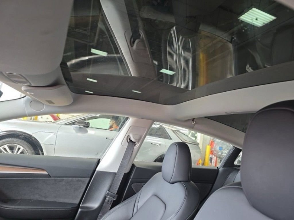 Used 2023 Tesla Model 3 Standard Range RWD image 12