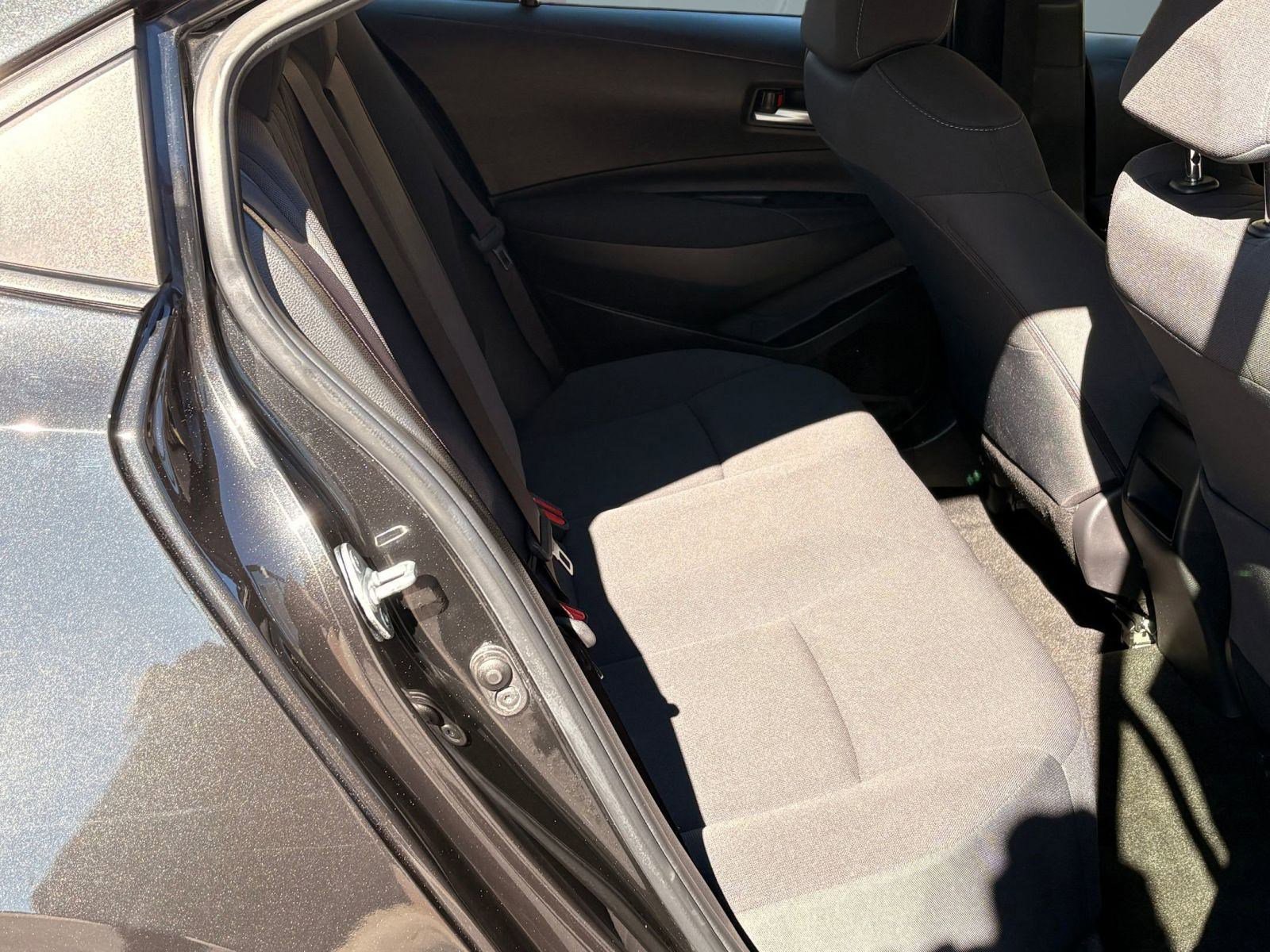 Used 2020 Toyota Corolla LE image 23