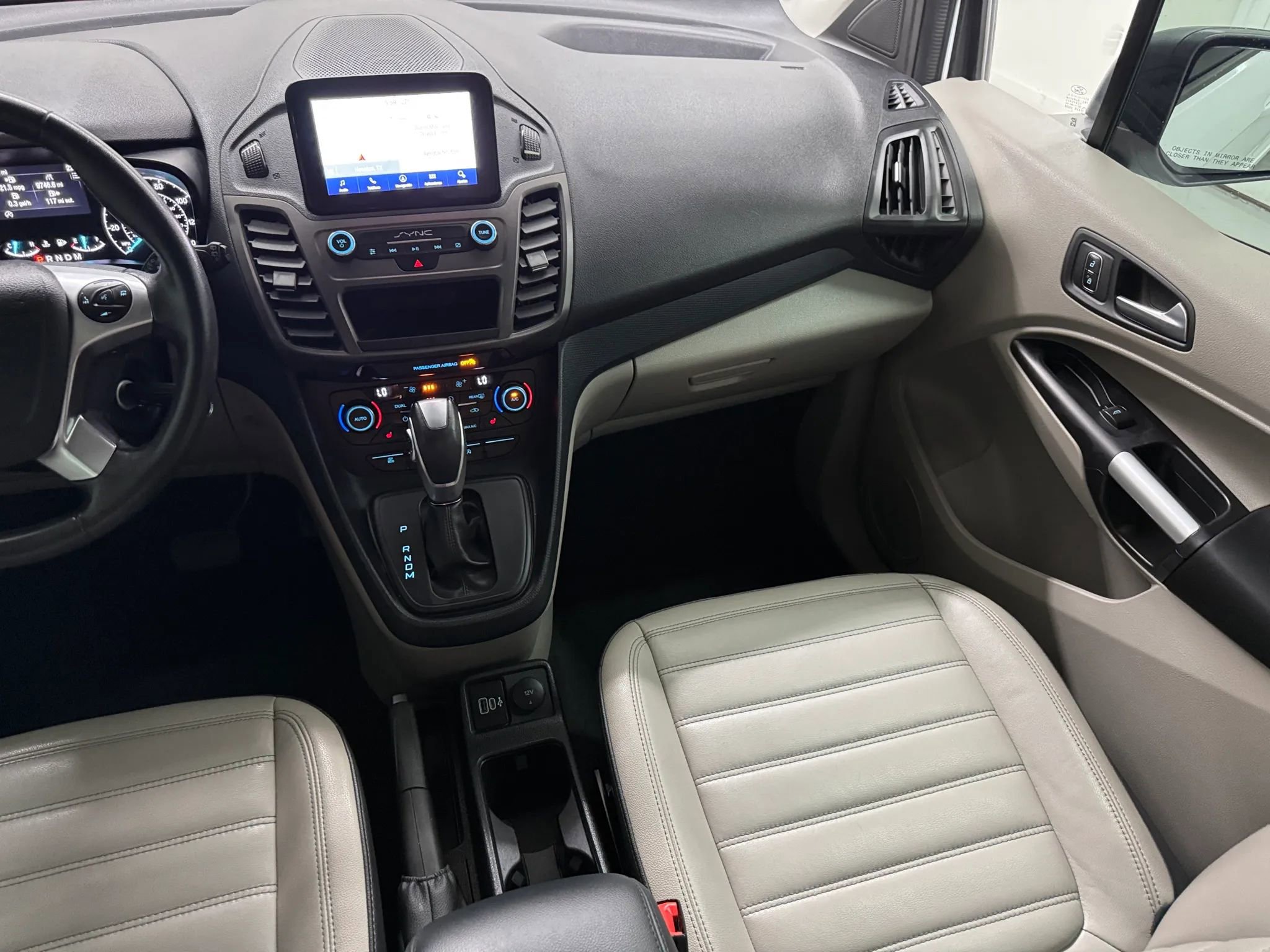 Used 2023 Ford Transit Connect XLT image 30