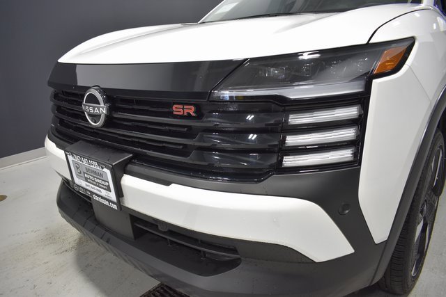 Certified 2025 Nissan Kicks SR image 10