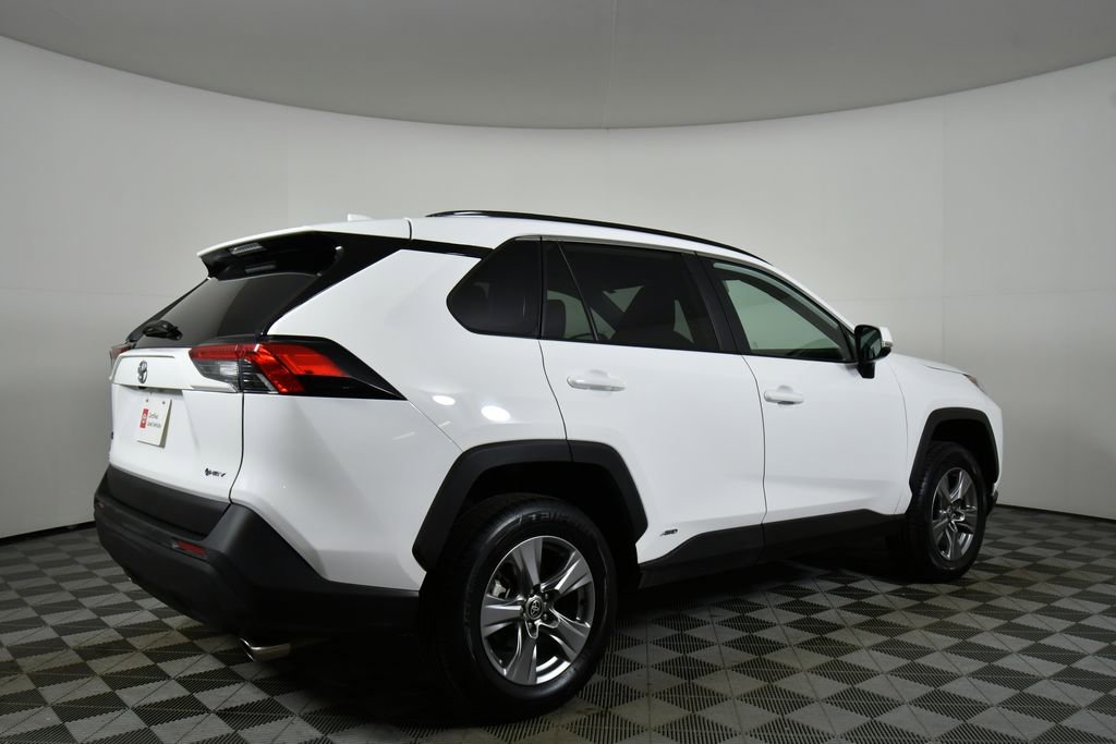 Used 2025 Toyota RAV4 XLE image 10