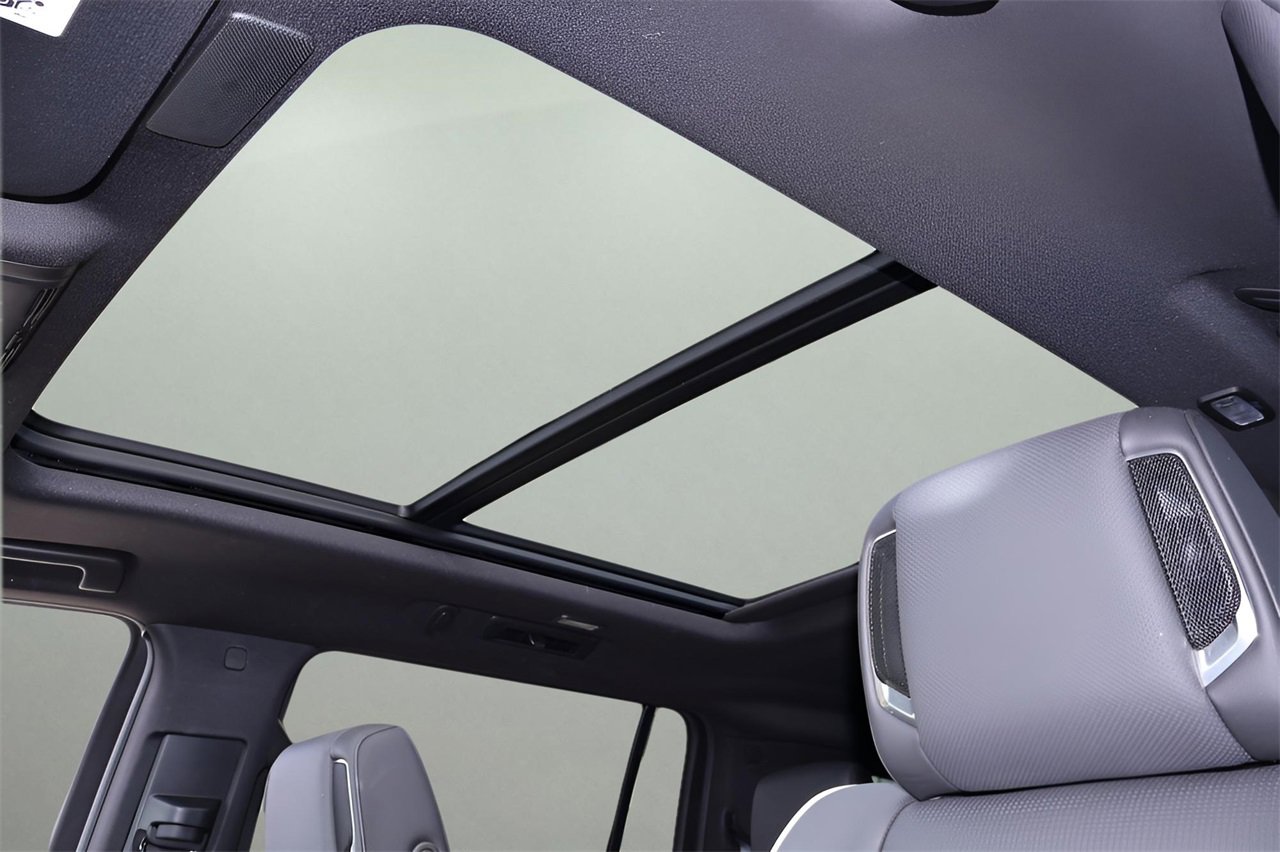 Certified 2024 Cadillac Escalade ESV Premium Luxury image 23