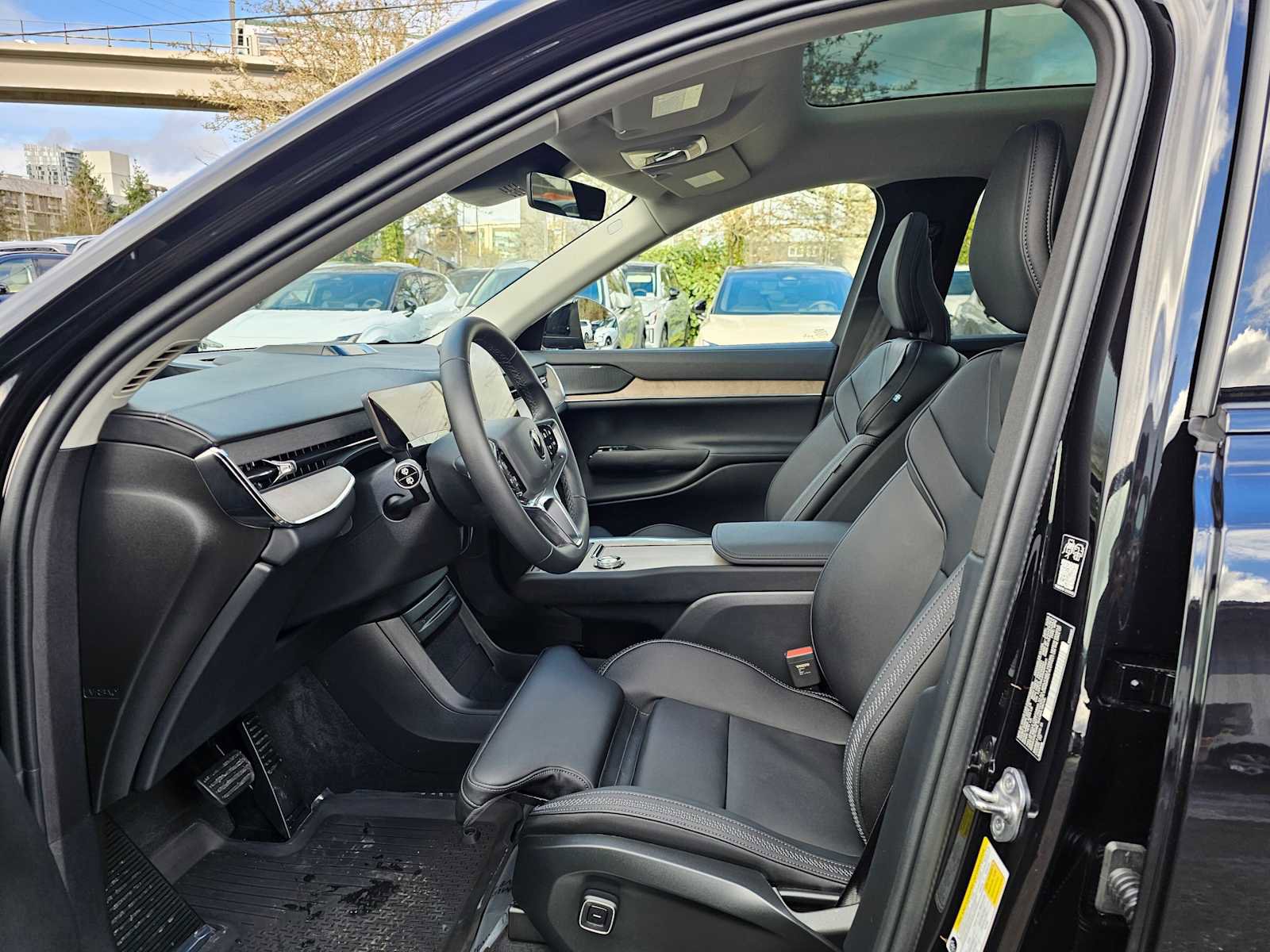 Used 2025 Volvo EX90 Ultra image 26