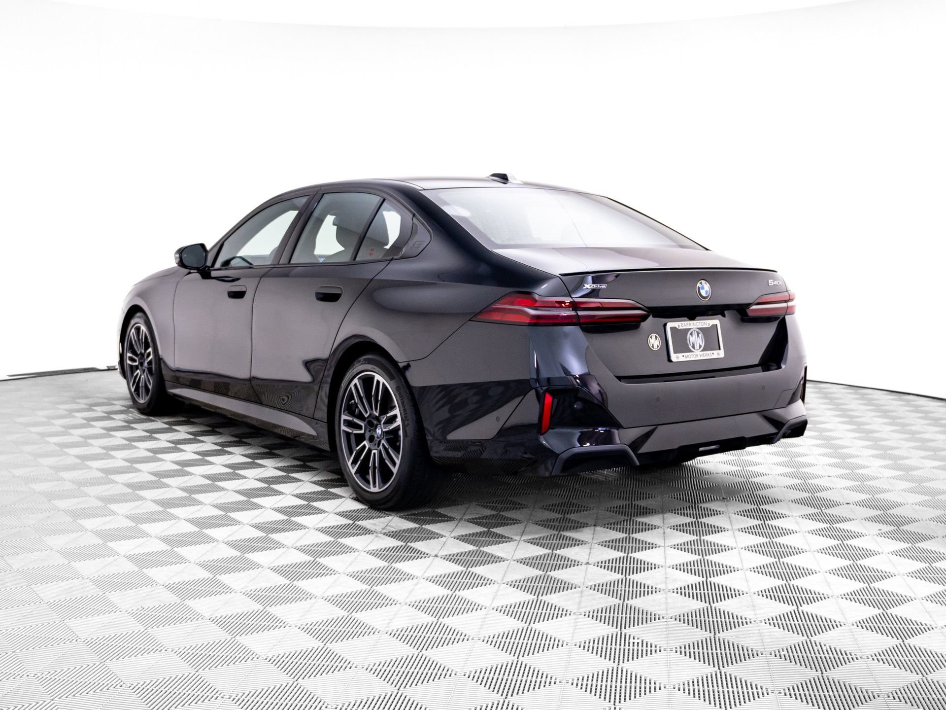 Used 2024 BMW 540i xDrive w/ Premium Package AWD/4WD image 3