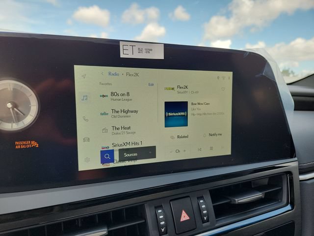 New 2025 Lexus ES 350 w/ Premium Package FWD image 16