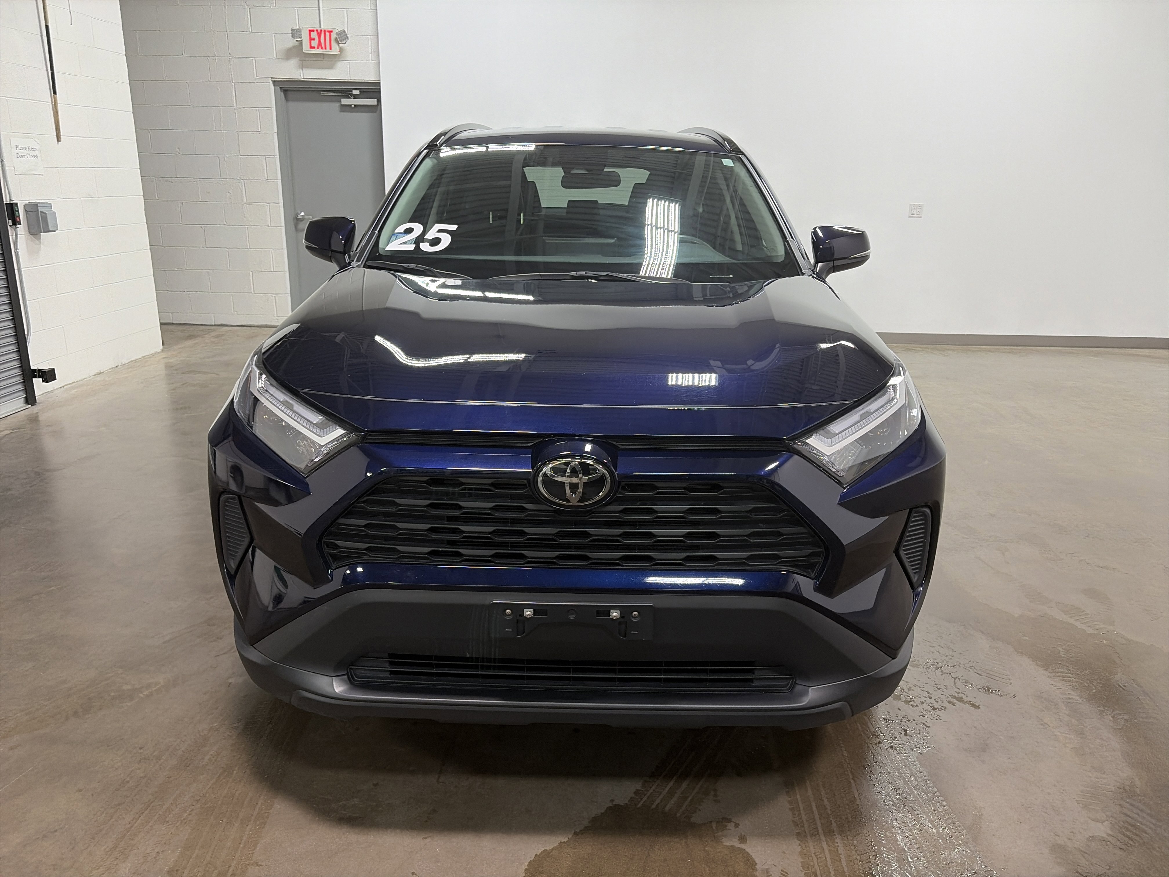 Used 2025 Toyota RAV4 XLE AWD/4WD image 8