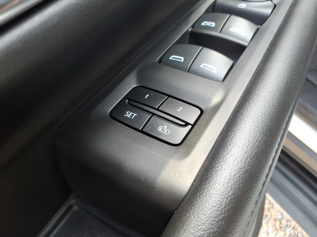 Used 2024 Chevrolet Tahoe LT RWD image 19