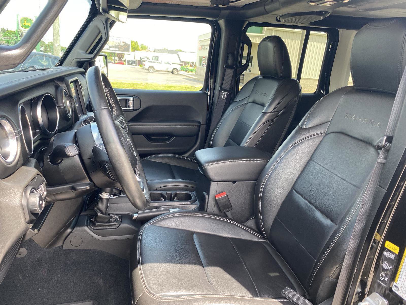 Used 2022 Jeep Wrangler Unlimited Sahara w/ Cold Weather Group AWD/4WD image 14
