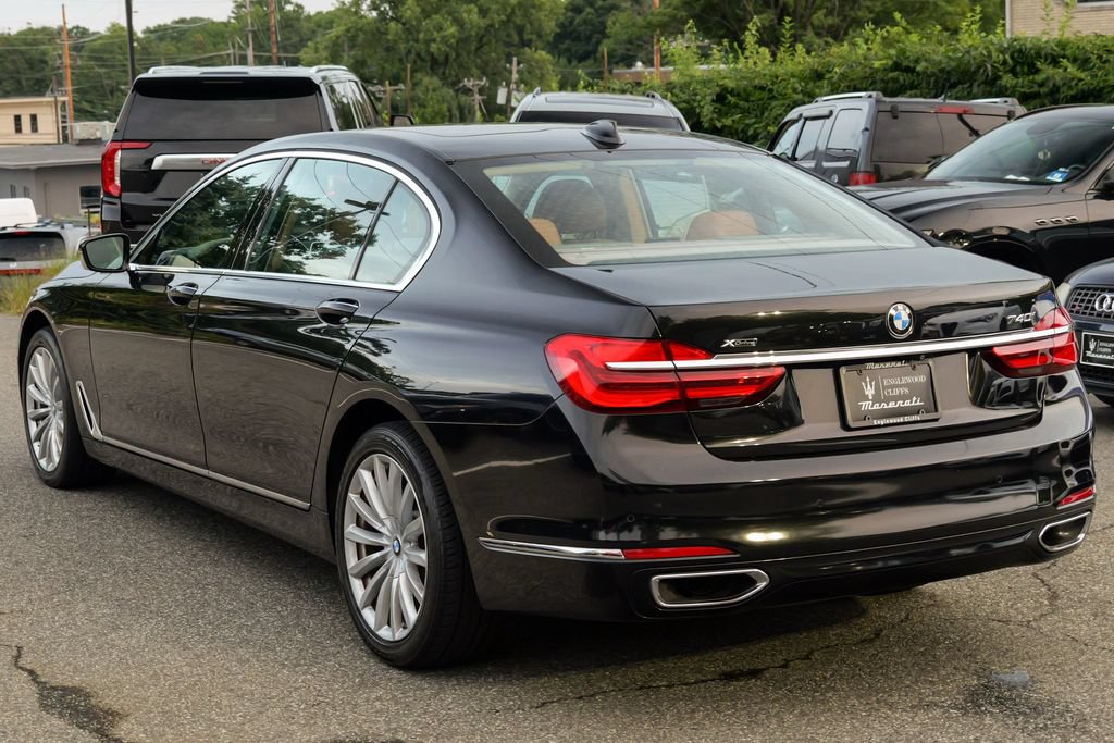 Used 2018 BMW 740i xDrive AWD/4WD image 5