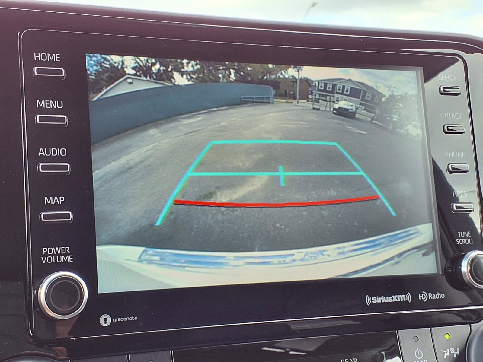 Used 2022 Toyota Highlander XLE image 10