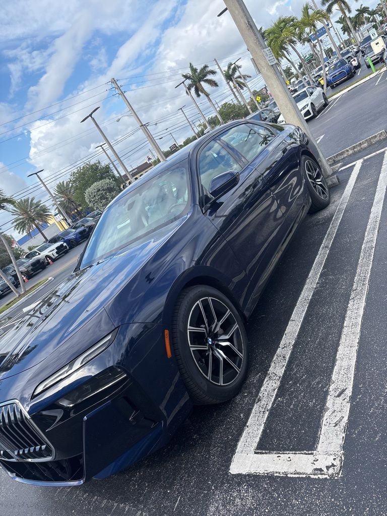 Used 2023 BMW 740i RWD image 7