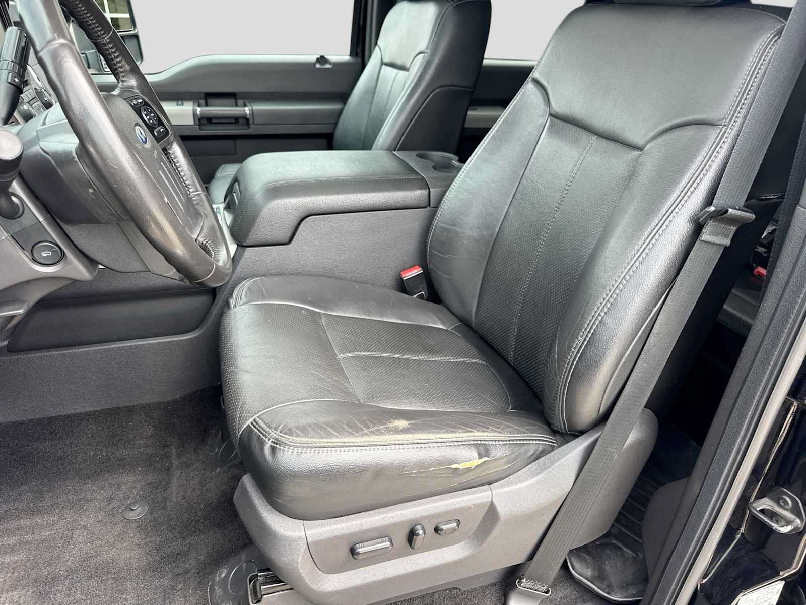 Used 2016 Ford F250 Lariat w/ Lariat Ultimate Package AWD/4WD image 16