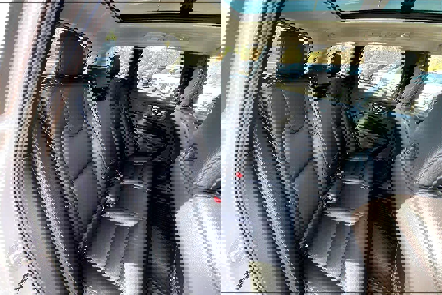 Certified 2023 Volvo XC60 B5 Plus w/ Climate Package image 19