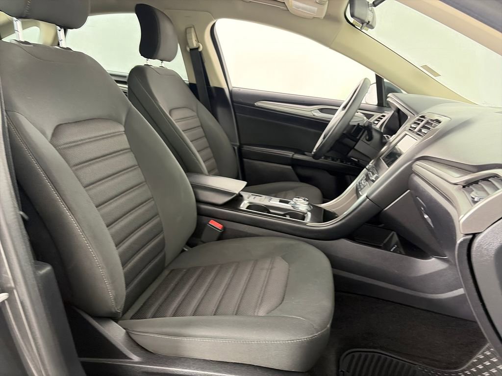Used 2018 Ford Fusion SE w/ Fusion SE Technology Package FWD image 31