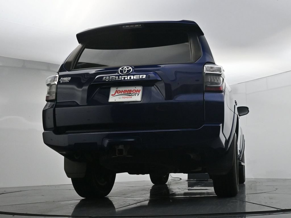 Used 2020 Toyota 4Runner SR5 Premium w/ Moonroof Package AWD/4WD image 36