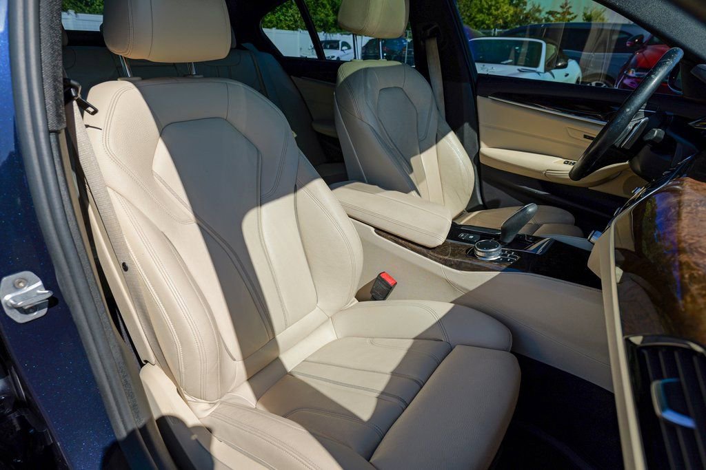 Used 2018 BMW 540i xDrive image 34