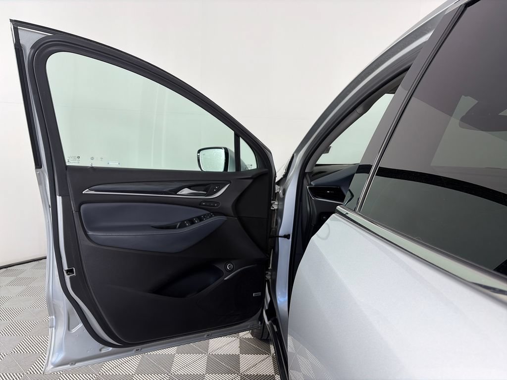 Used 2021 Buick Enclave Premium w/ Sun and Sites Package FWD image 10