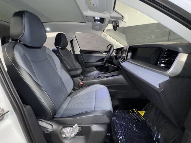 New 2026 Volkswagen Tiguan SE image 9