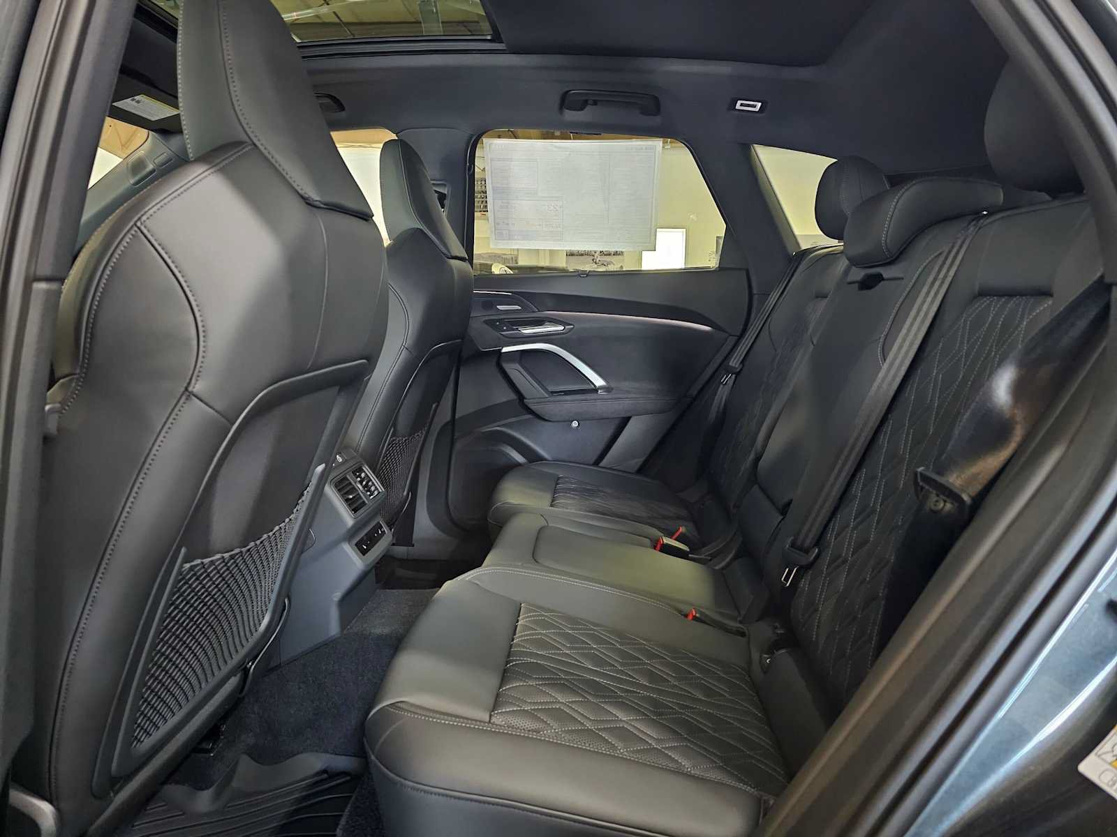 New 2026 Audi SQ5 Prestige AWD/4WD image 18